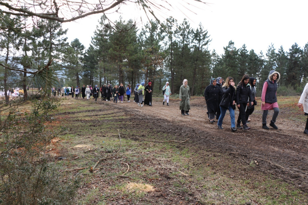 Depremin Acısını Yürüyüşle Unuttular